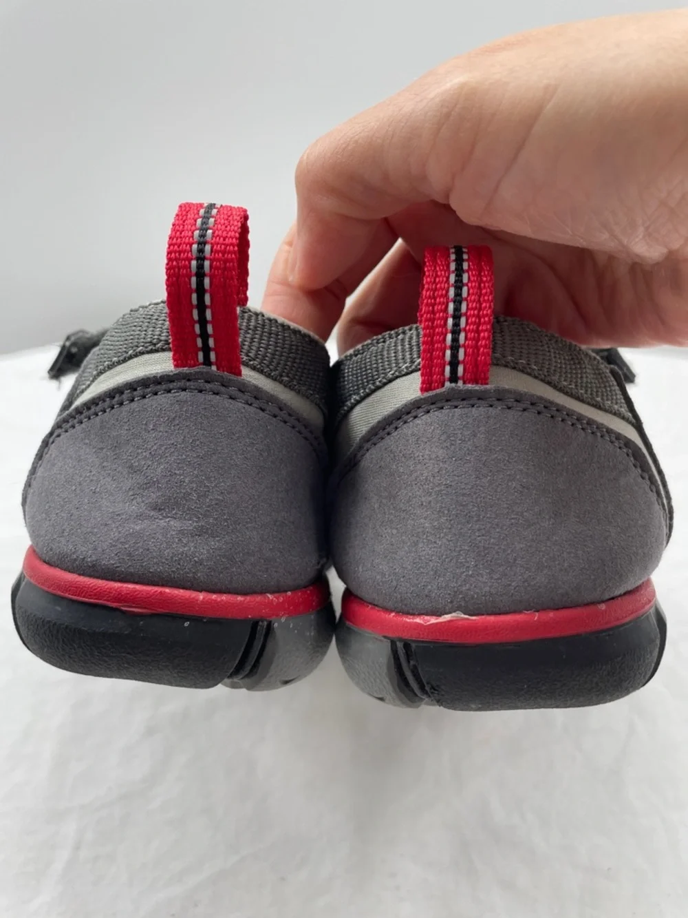KEEN Seacamp II CNX Waterproof Sandals In Magnet/Racing Red. Girl’s 5.